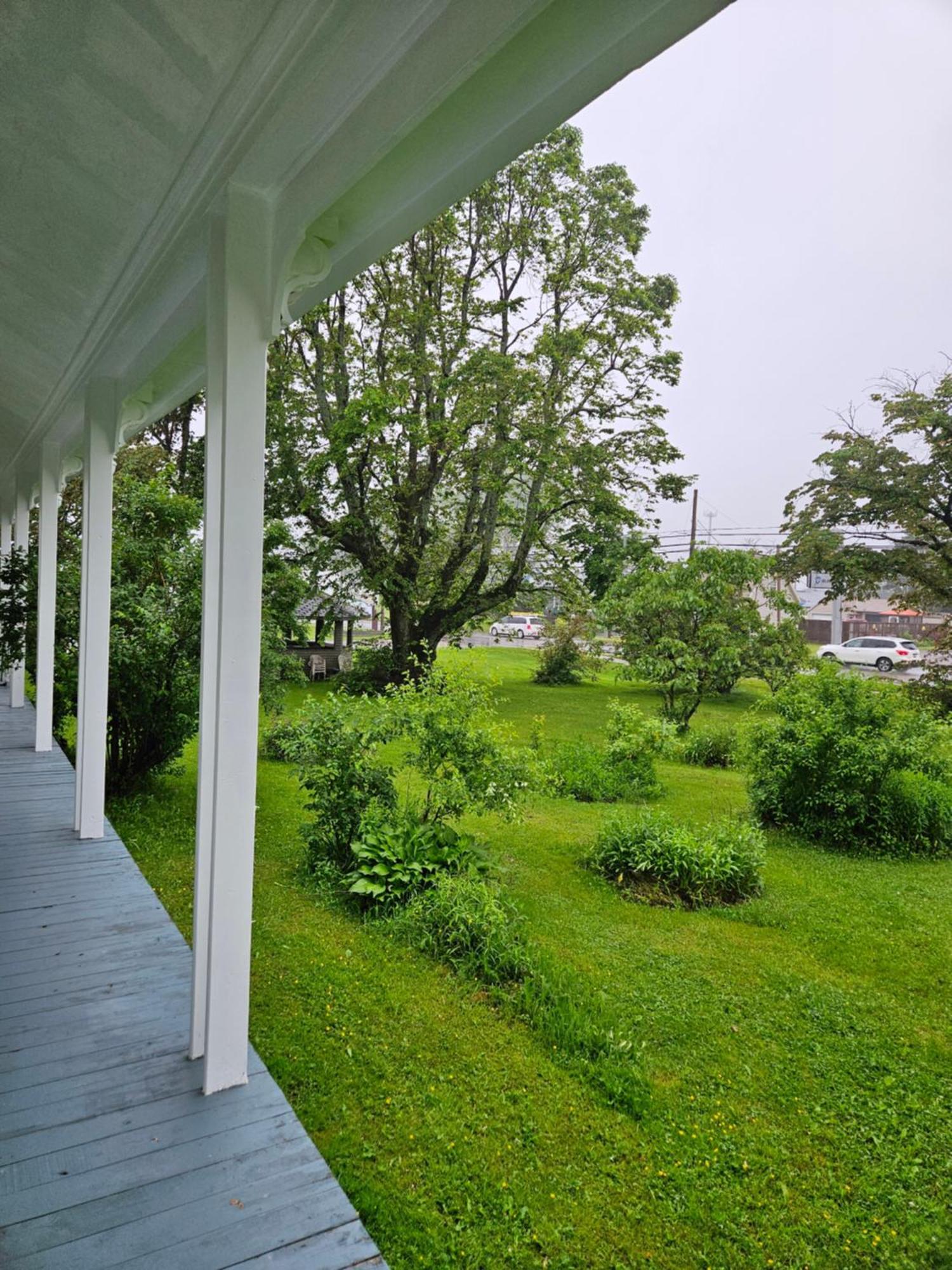 Sunflower Guest Suites Summerside Bagian luar foto