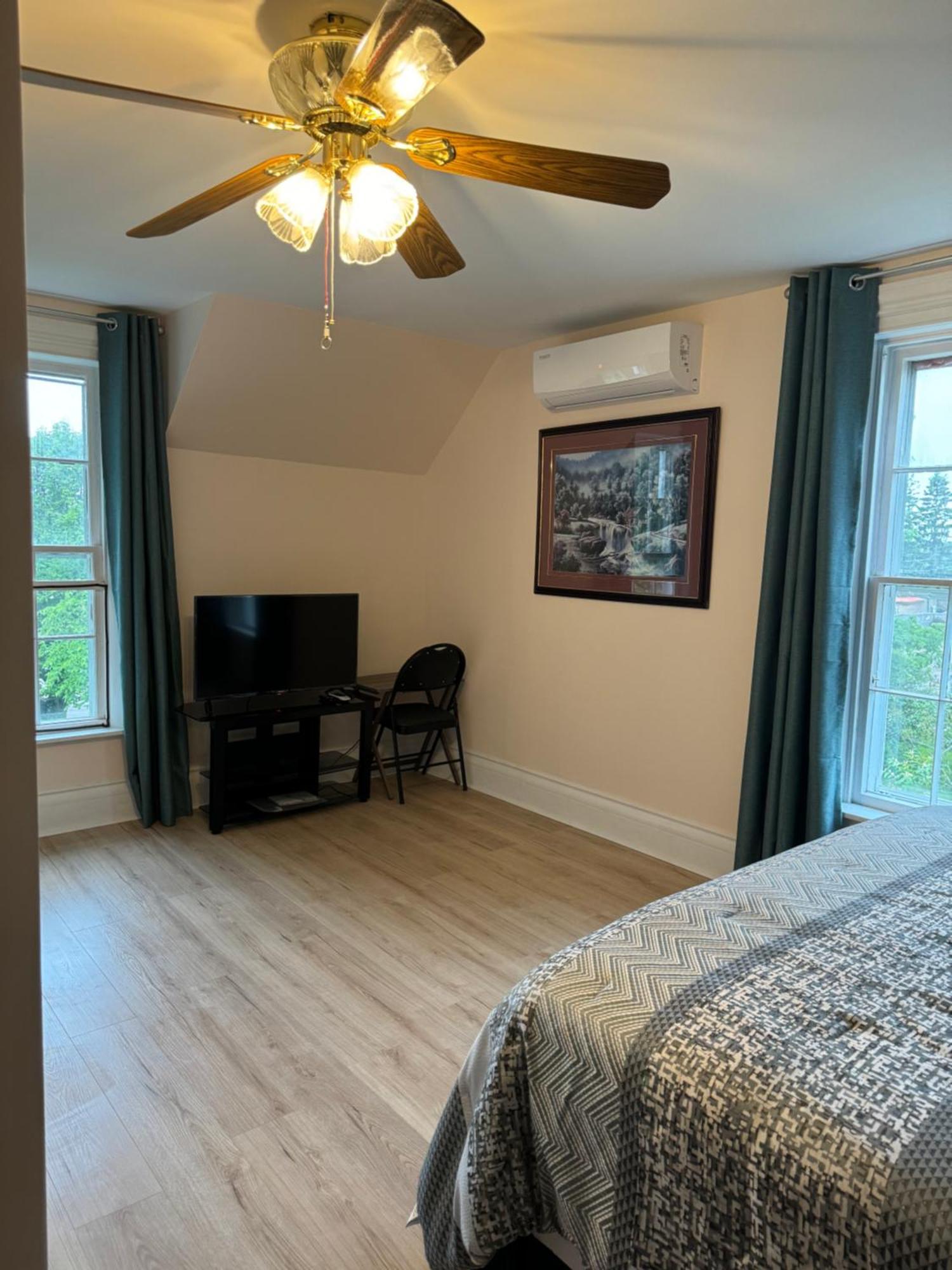 Sunflower Guest Suites Summerside Bagian luar foto