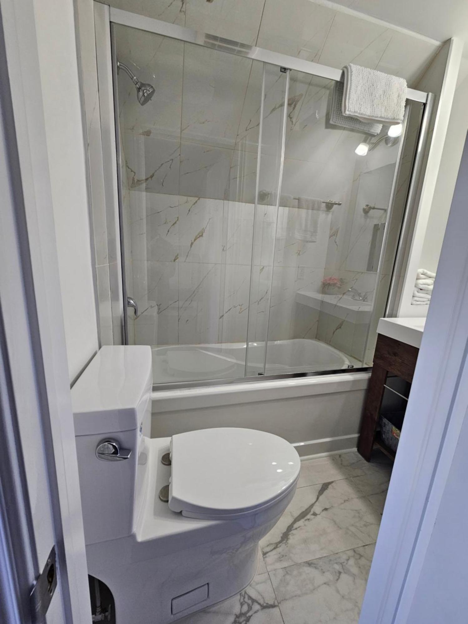 Sunflower Guest Suites Summerside Bagian luar foto